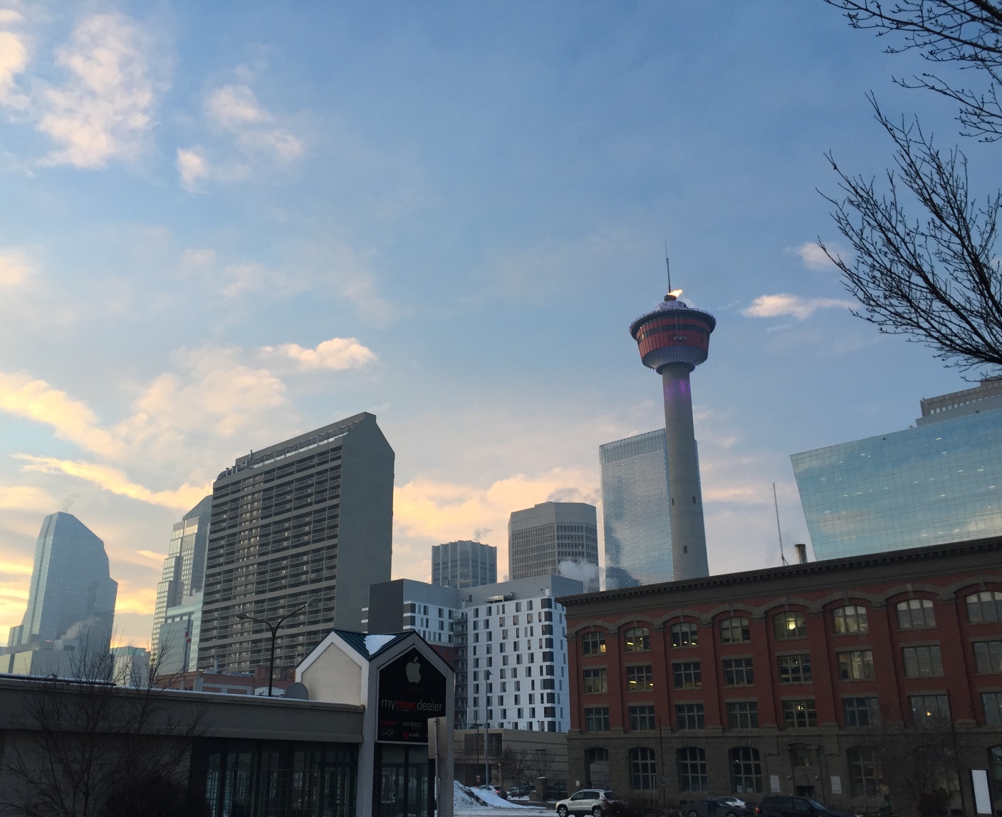   -  .  -    ,   (Calgary walk - original view on the tower, environment poluting petrostate)
